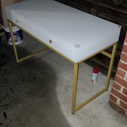 White Desk. 