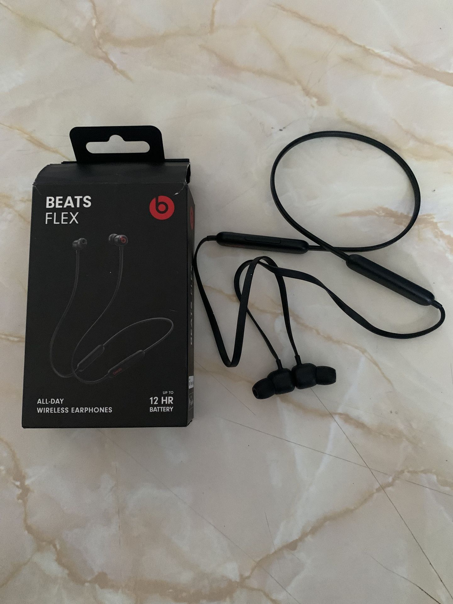 Beats by Dr Dre FLEX BEATSブラック Beats Flex ワイヤレスイヤホン