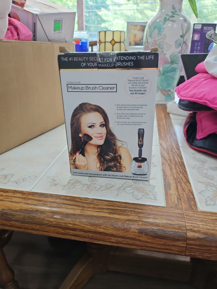 Makeup Brush Cleaner