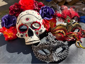 lot of 3 masks, including 2 Venetian Masquerade masks - 1 Day of the Dead Halloween mask