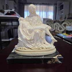 Pieta figurine statue made in Italy
