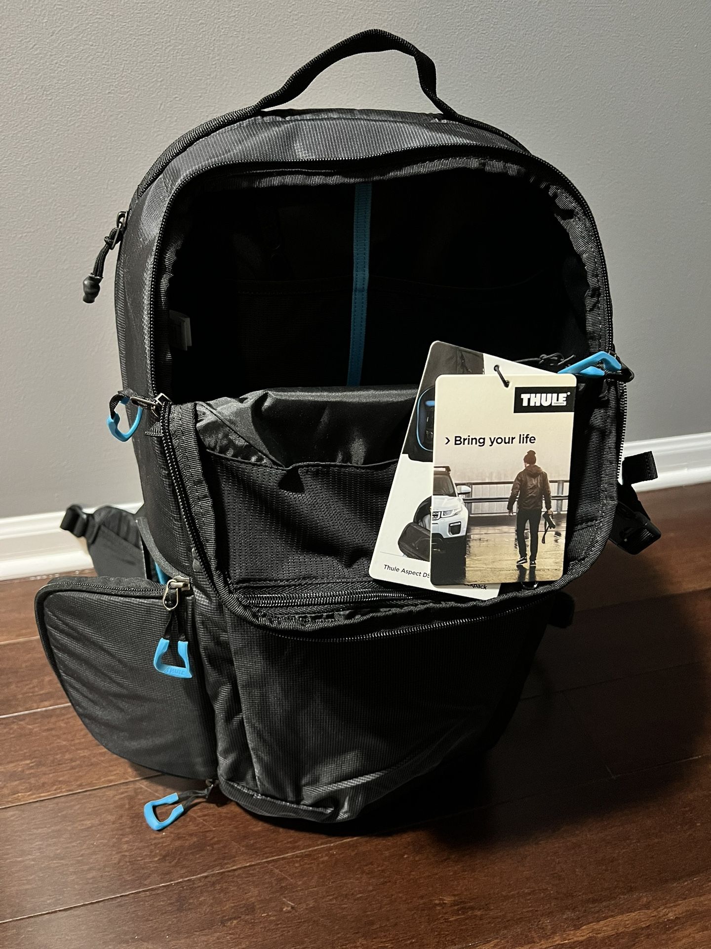 NWT Thule Aspect DSLR/Drone backpack
