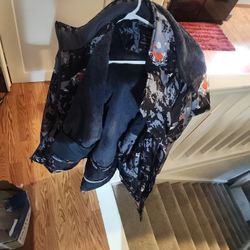 Like New 3xl Winter Spring Sunmer Coat Or Snowboarding