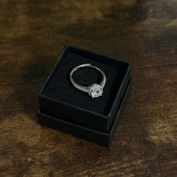 Promise Ring / Engagement Ring (VVS1 Moissanite 1ct)