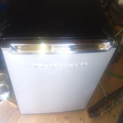 Frigidaire Mini Deep Freezer