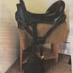 1904 Mc Clellan Saddle Asking $225 Please  Call (contact info removed) La Quinta 