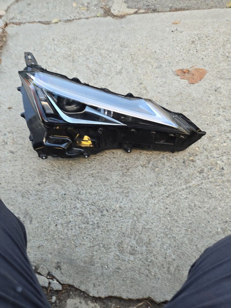 2020 Luxus Ux250 Passenger Headlight 