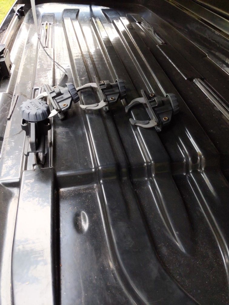 Thule Cargo Box...with Keys. for Sale in Seattle, WA OfferUp