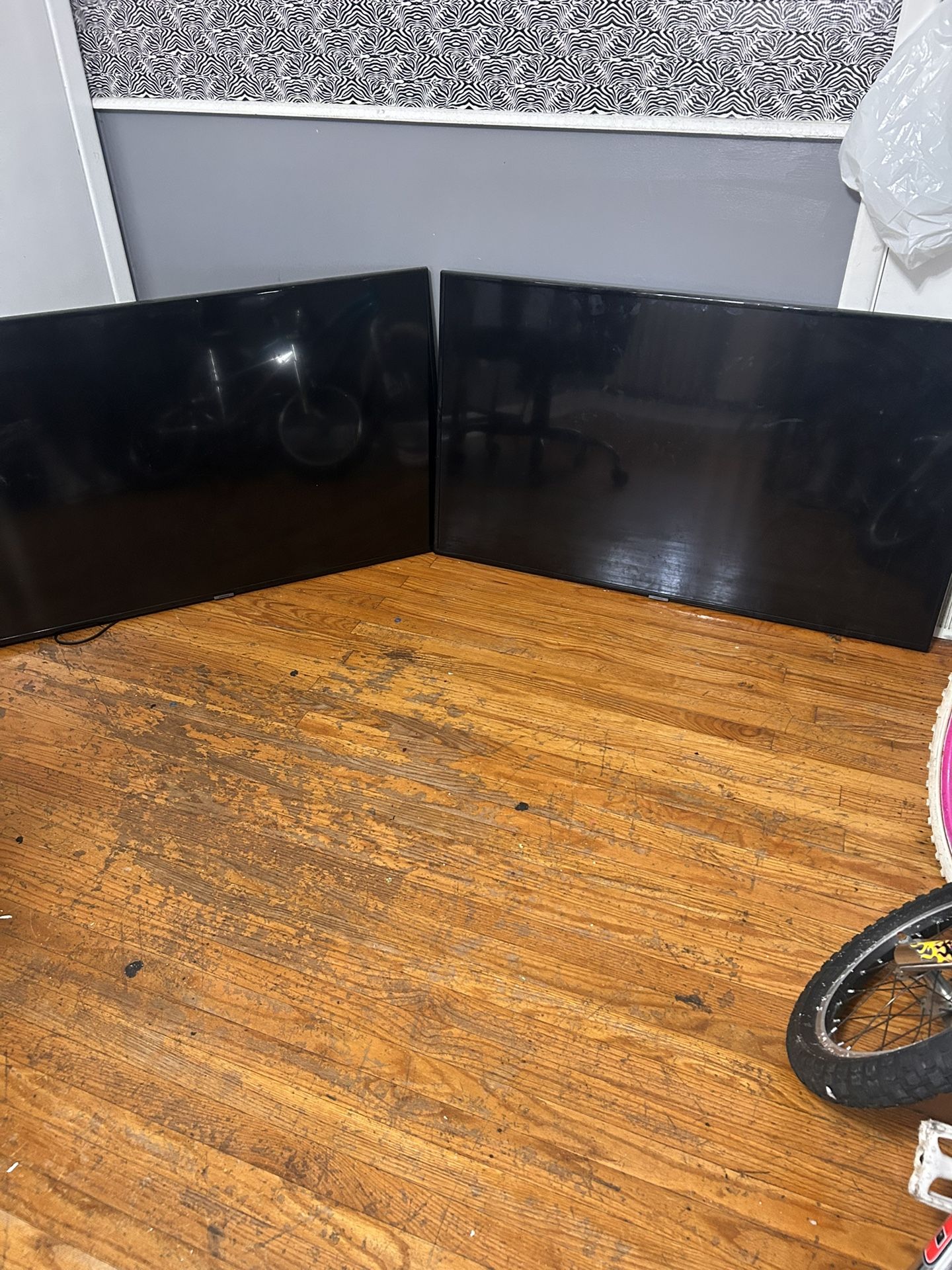 2 55 Inch Samsung TVs