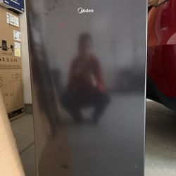 NEW Midea Small Fridge - 3.3 cu. ft.