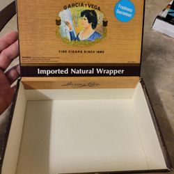 Collectible Vintage Cigar Boxes 