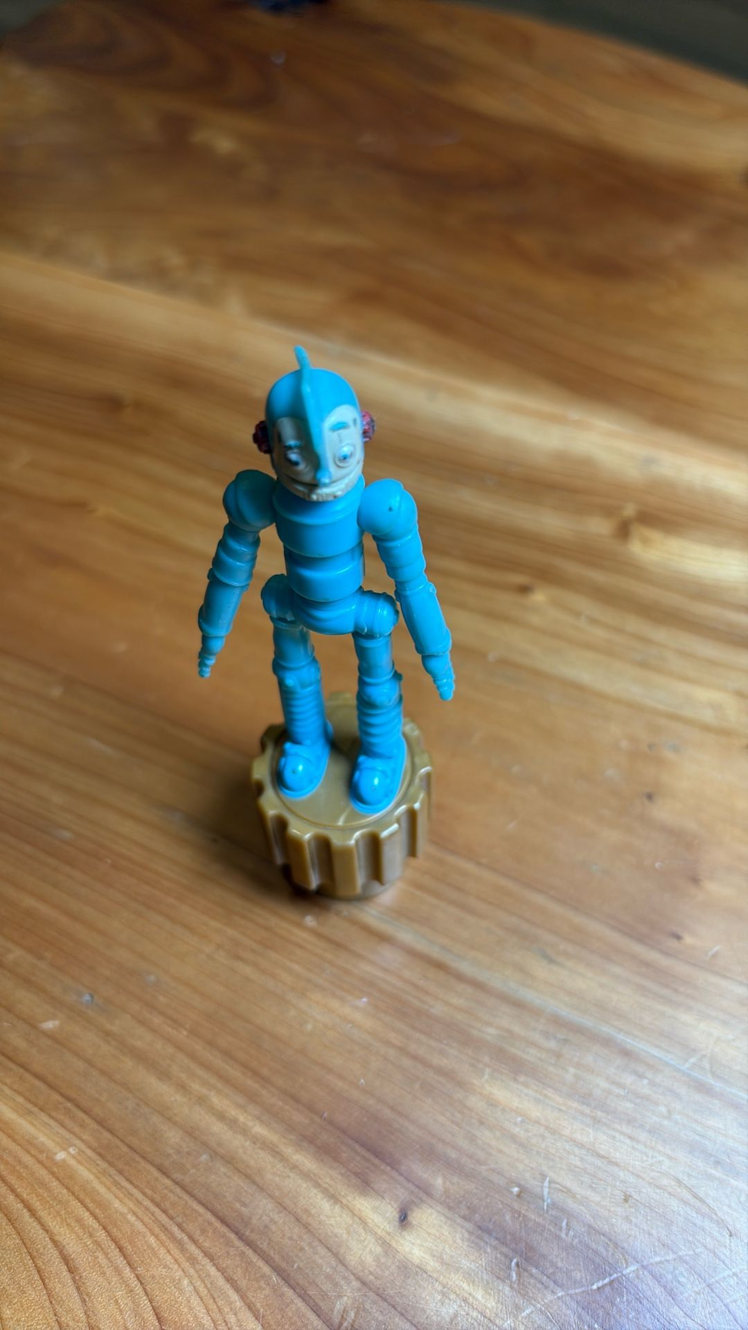 2005 Burger King promotional toy figure of the character Rodney Copperbottom from the animated film Robots