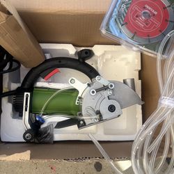 Electric wall chaser