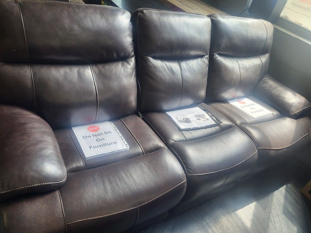 Sofa and Loveseat
Leather Sofa Set