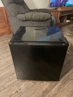 Mini fridge