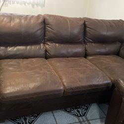 Free Couches/sofas- Morton Grove