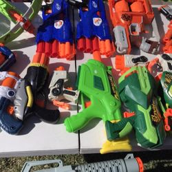 Bonche De Nerf Guns And Assorted