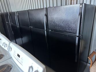 GE Refrigerator (1 month warranty)