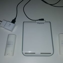 Wireless wii battery charger