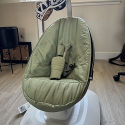 mamaRoo multi-motion baby swing