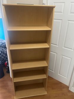 Shelf with 5 adjustable shelves