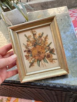 BEAUTIFUL ANTIQUE PRESSED FLOWERS IN FRAME