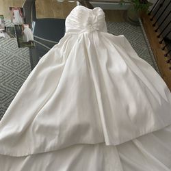 Wedding Dress- Size 6 Fashion Icon Oleg Cassini Designer