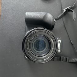 Canon PowerShot SX530 HS – 50x Optical Zoom – Works Great 