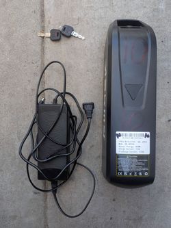 Ebike battery 48volt 10 ah amp hours w keys and charger fully charged almost new 80$