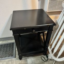 2 End Tables 