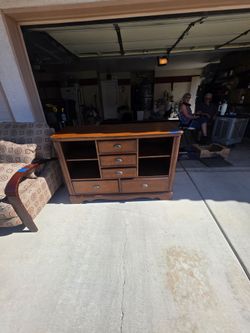 Furniture cabinet