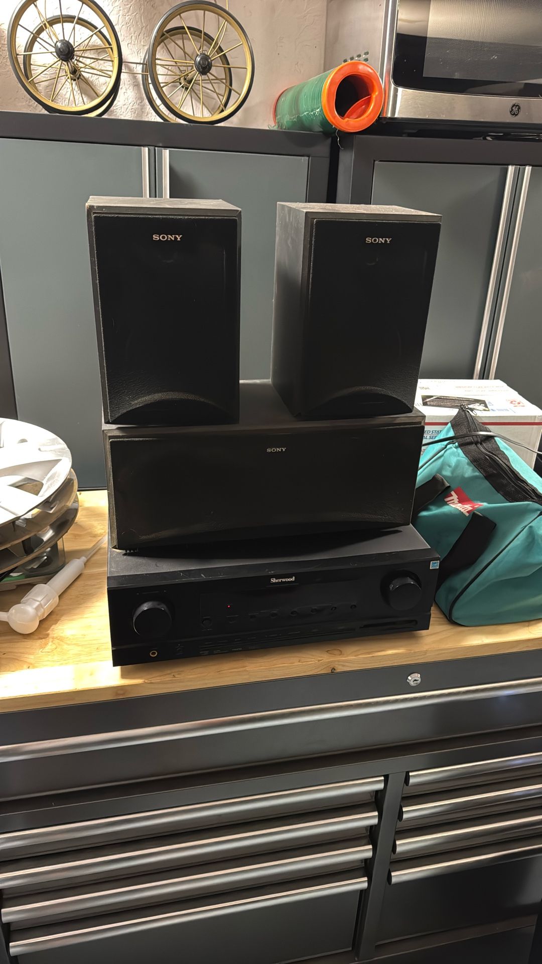 Sherwood Receiver With Sony Speakers