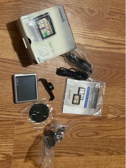 Garmin Nuvi 1250 3.5" Screen GPS Bundle -Charger & Window Suction Brace in Box