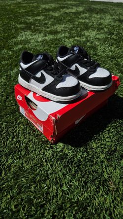 NIKE Dunk Low (Panda)