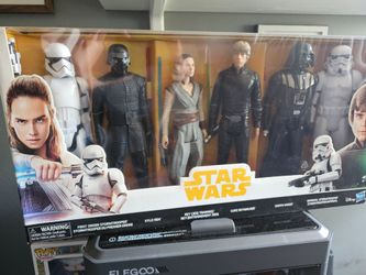 Kylo ren, trooper, rey, luke figures
