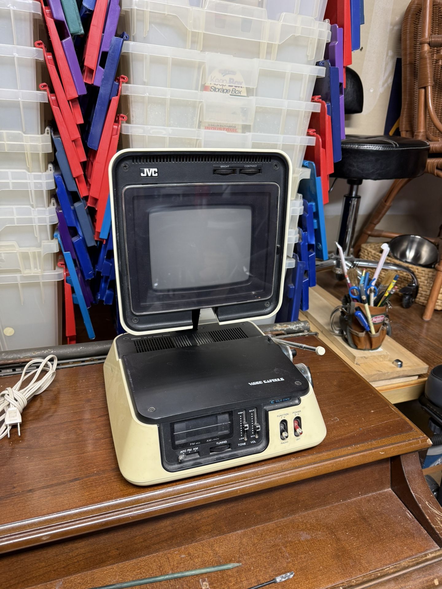 JVC 3100 R Pyramid Television
