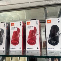 Flip 6  Portable Waterproof Speakers ( Payments Available 