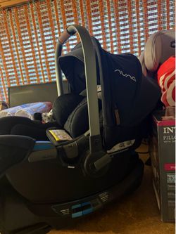 Nuna car seat with base