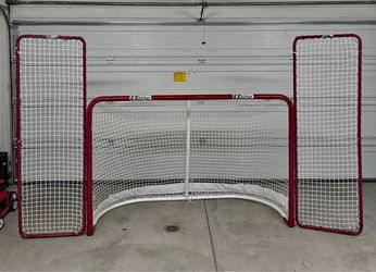Foldable hockey net