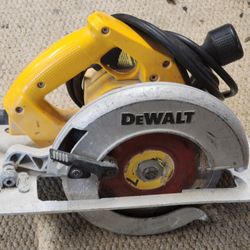 Dewalt 7 & 1/4 Circular Saw