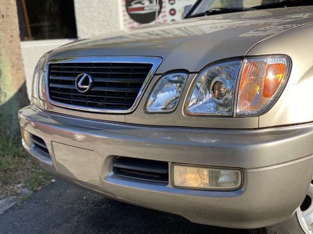2000 Lexus LX