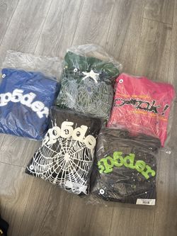MEDIUM SPIDER HOODIES  