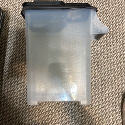 Good Storage Buddeez Dog/ Cat Food Storage Container 