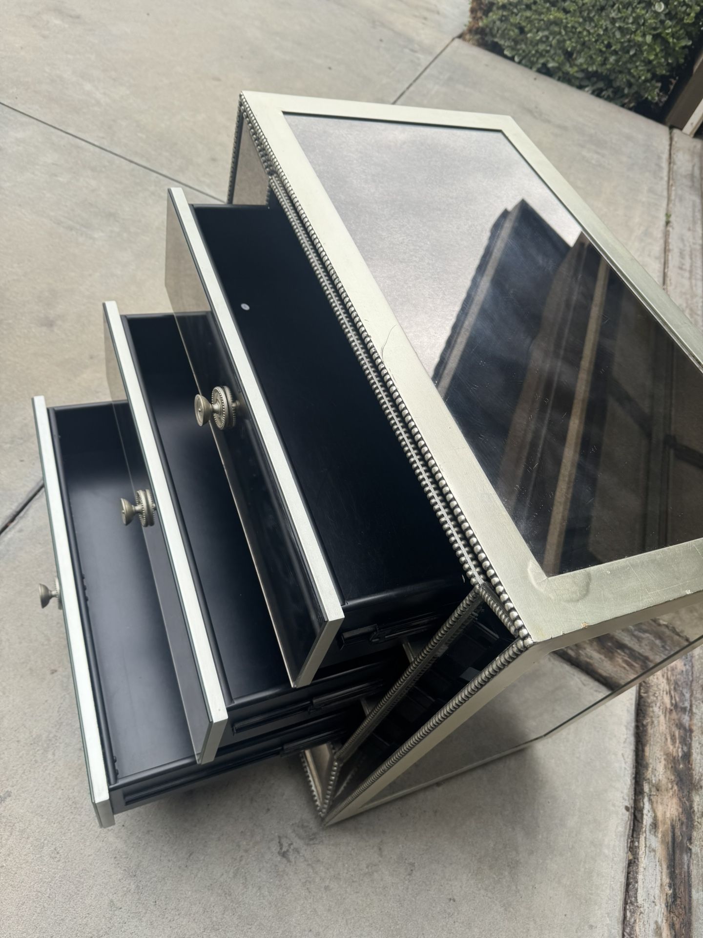 Dressers & Mirror
