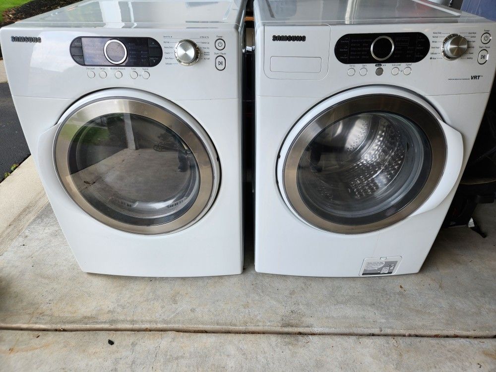 Samsung Washer and Dryer (Gas) for Sale in West Bradford Township, PA