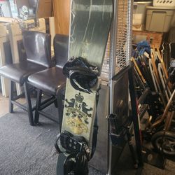 Avalanche Crest Snowboard With Bindings. 155 Length. Xlnt Cond.