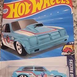 2026 Hot Wheels Mainline Case C '76 Chevy Chevette Series Drag Racers 1/10