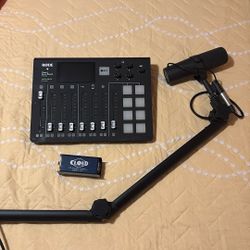 Audio Equipment/ Microphone 