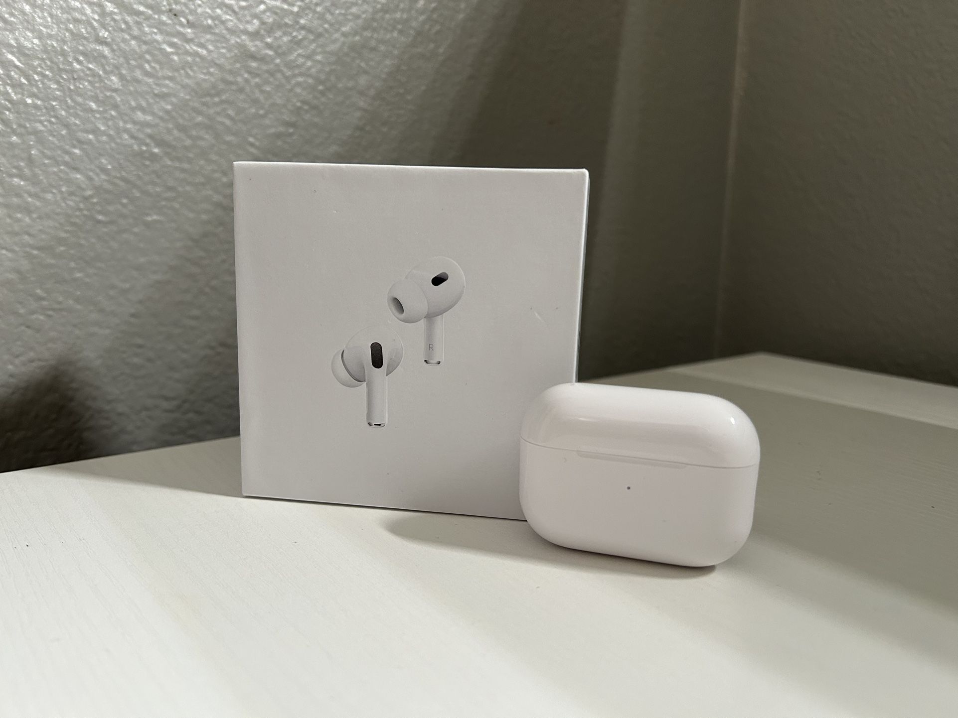 Apple Airpods Pro 2 With Active Noise Cancellation