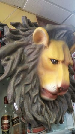 Mancave 35 inch Lions head